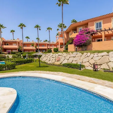 Apartamento Bermuda Beach With Sea View Διαμέρισμα Εστεπόνα