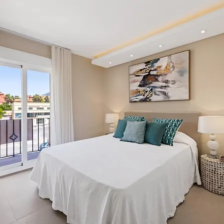 Apartamento Bermuda Beach With Sea View Εστεπόνα